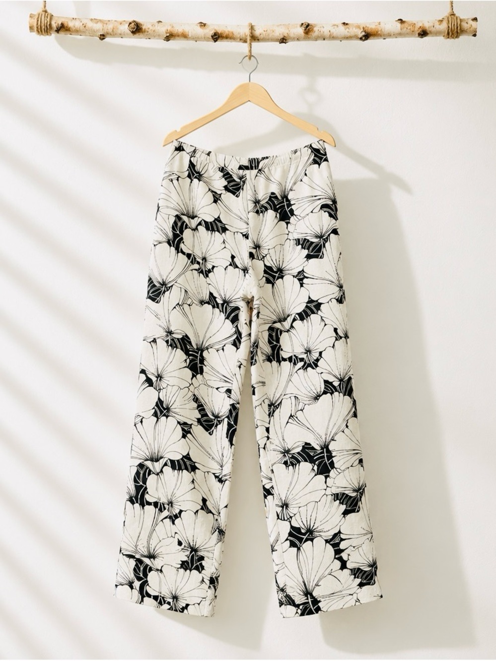 Ann Taylor Printed Floral Pants - Black & White